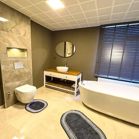 112 -excellent View, Luxury, Bathtub,new Ren. Apartment *